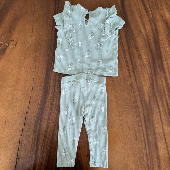 H&M Mint Green Ruffled Baby Girl Ribbed Pants and Tee Set 9M - Picture 2 of 4